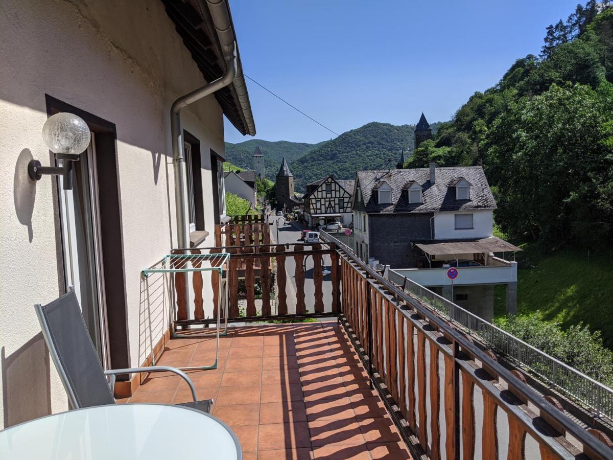 Hotel Pension Winzerhaus Bacharach Exterior foto